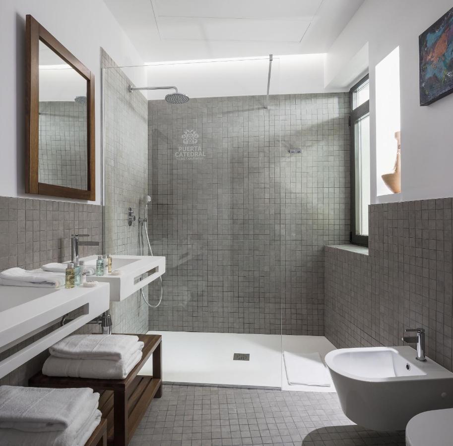 סביליה Puerta Catedral Holiday Suites מראה חיצוני תמונה
