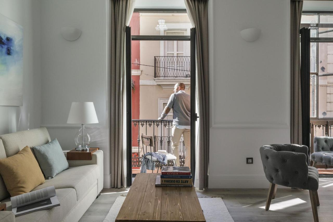 סביליה Puerta Catedral Holiday Suites מראה חיצוני תמונה