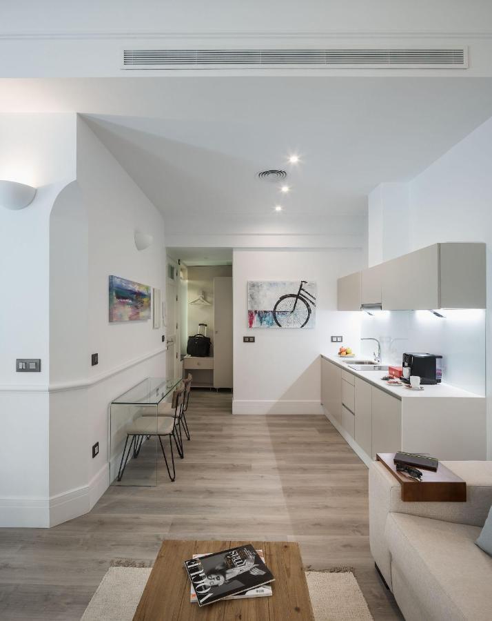 סביליה Puerta Catedral Holiday Suites מראה חיצוני תמונה