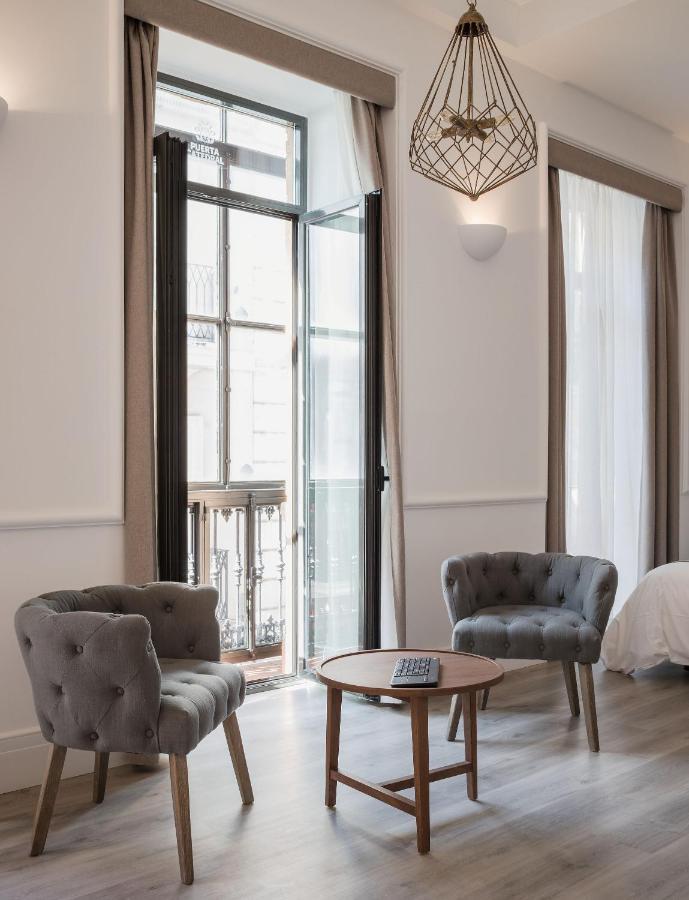 סביליה Puerta Catedral Holiday Suites מראה חיצוני תמונה
