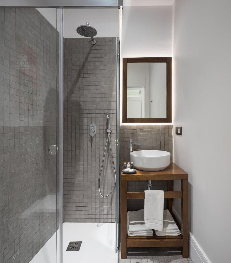 סביליה Puerta Catedral Holiday Suites מראה חיצוני תמונה