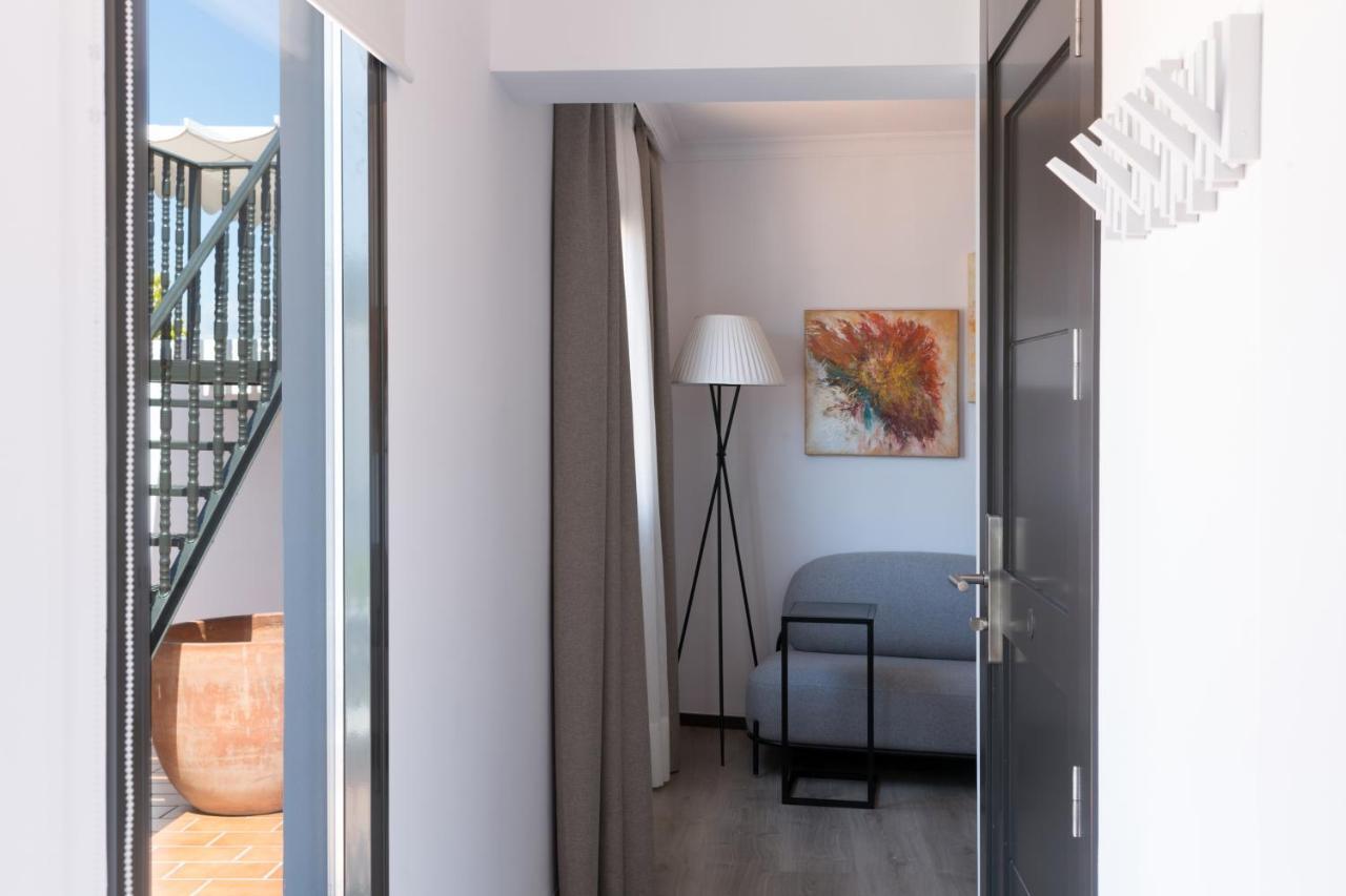 סביליה Puerta Catedral Holiday Suites מראה חיצוני תמונה